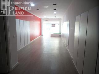 Miete Geschäftsraum in Tomelloso. Local céntrico en pleno centro, que cuenta con 130 m2, almacen y