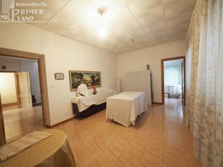 Casa en Tomelloso. Amplia casa en tomelloso  ideal para familias