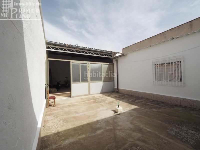 Foto adf3f25d-f06a-423b-ae90-068bcb8e9c66. Casa amb aparcament a Tomelloso