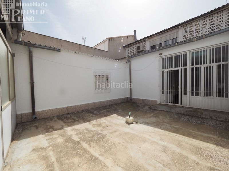 Foto c02cee26-bc2b-414d-bb0d-05be9f00cf4a. Casa amb aparcament a Tomelloso