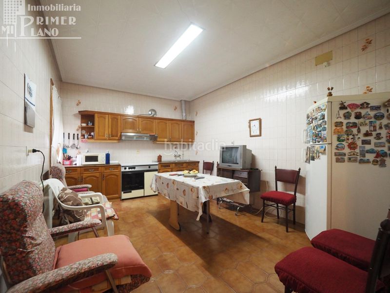 Foto b5aa8560-7086-4233-838e-08a9096e91a0. Casa amb aparcament a Tomelloso