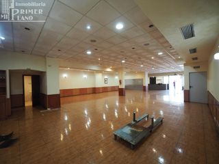 Miete Geschäftsraum in Tomelloso. Amplio local comercial en alquiler, ideal para hostelería en tom