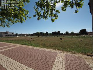 Terreny residencial a Villarrobledo. Amplio solar en villarrobledo  oportunidad única por 78,000