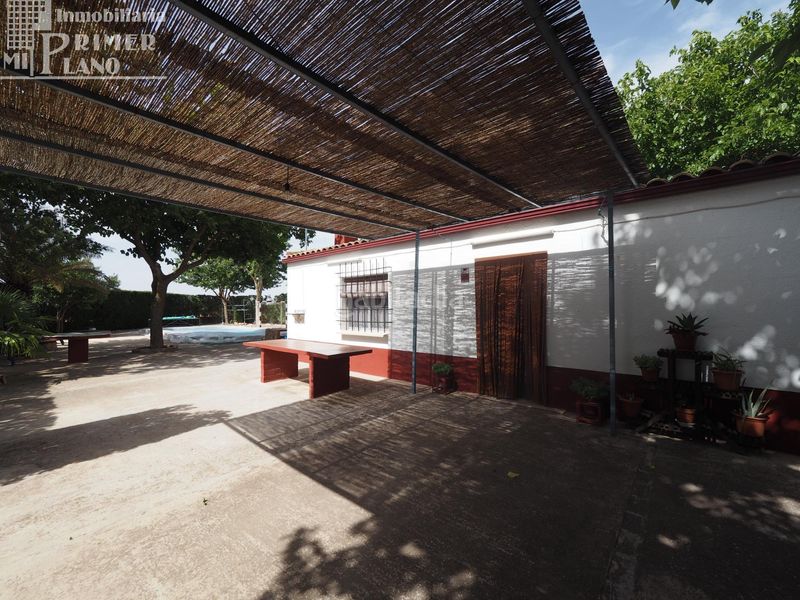 Foto 70435824-e4a1-400f-a586-415077a23c58. Chalet con piscina in Argamasilla de Alba
