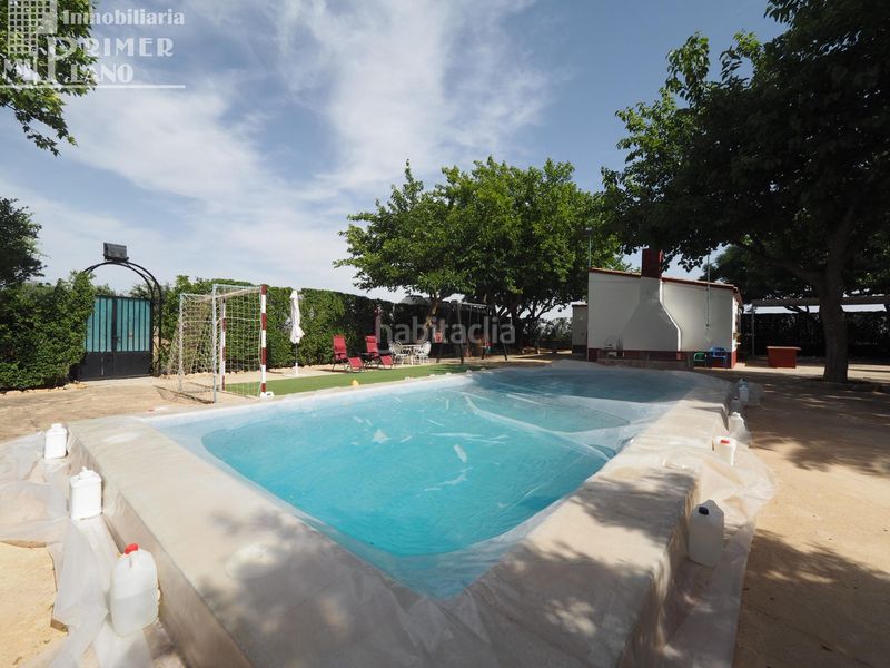 Foto abd80a1f-b26e-45f0-a076-54df8d41b4a7. Chalet con piscina in Argamasilla de Alba