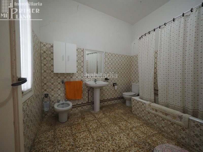 Foto 945f8adc-0d7b-4013-b334-1e6a4b4ed505. Casa amb aparcament a Tomelloso