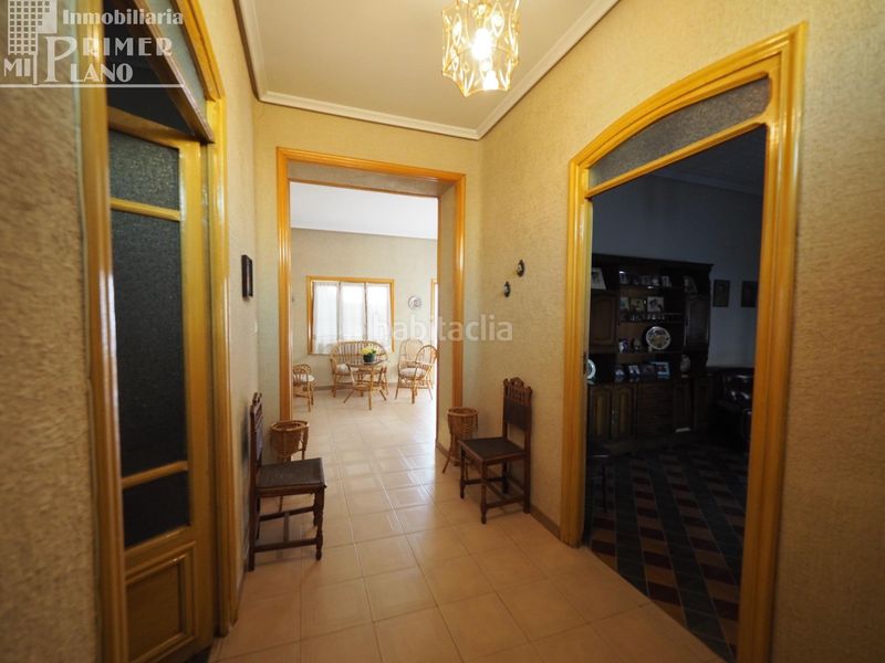 Foto f0cfd2b6-ed87-4ffb-a75c-1f8c9bf473be. Casa amb aparcament a Tomelloso