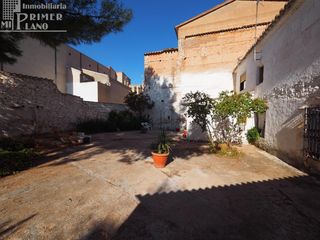 Casa in Ossa de Montiel. Amplia casa en el corazón de ossa de montiel por solo 89,000