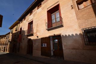 Pis a Daroca. Hotel en venta en daroca a pleno rendimiento, dispone en dos edi