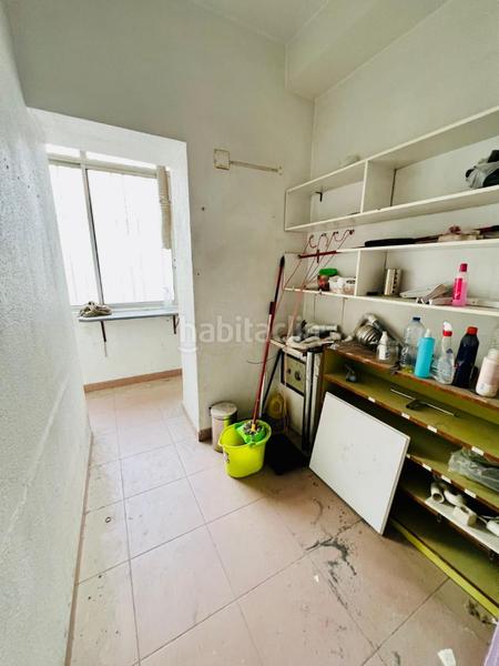 Foto 5188bf87-bd99-41f6-87d4-2fe126eca065. Alquiler local comercial traspaso de licencia de actividad y contenido con un alquiler atractivo.local totalmente acondicionado. actualmente escuela de yo en Zaragoza