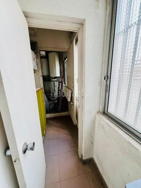 Foto 5bd13e2f-bab6-4c3f-8a20-dc0050758a4c. Alquiler local comercial traspaso de licencia de actividad y contenido con un alquiler atractivo.local totalmente acondicionado. actualmente escuela de yo en Zaragoza