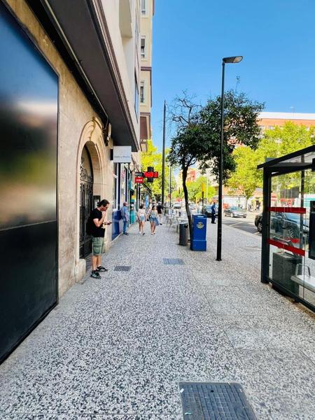 Foto a4d7dbda-31fd-4b6e-bbbd-02bf84ab91da. Alquiler local comercial traspaso de licencia de actividad y contenido con un alquiler atractivo.local totalmente acondicionado. actualmente escuela de yo en Zaragoza