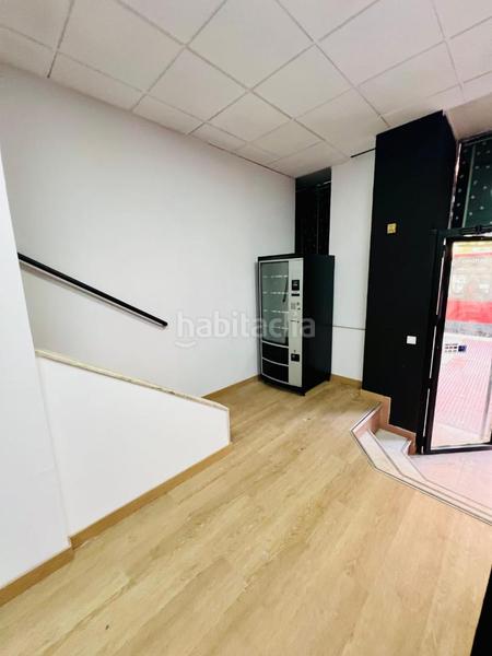 Foto a72fad65-1673-4098-b654-0d1fce60c979. Alquiler local comercial traspaso de licencia de actividad y contenido con un alquiler atractivo.local totalmente acondicionado. actualmente escuela de yo en Zaragoza