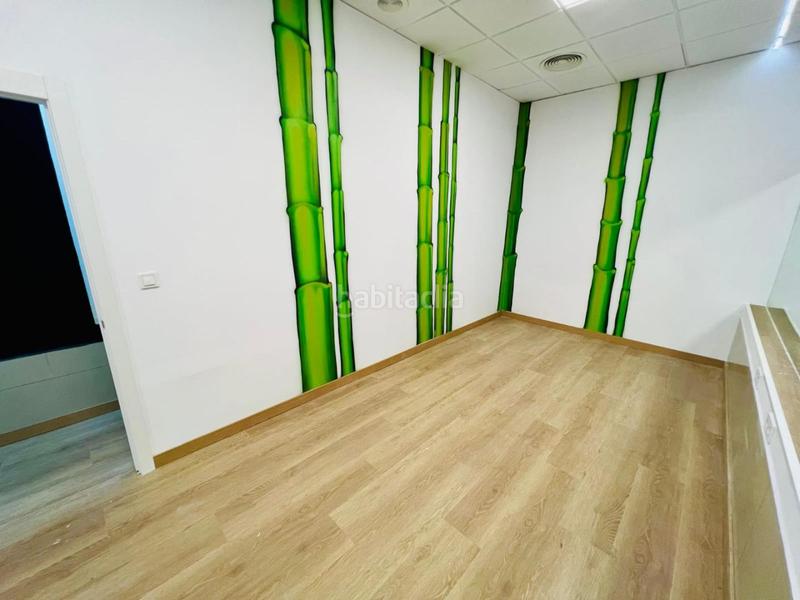 Foto d3ba3b55-7cf9-4ab8-9849-ed10c6746145. Alquiler local comercial traspaso de licencia de actividad y contenido con un alquiler atractivo.local totalmente acondicionado. actualmente escuela de yo en Zaragoza