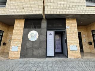 Local Comercial en Miralbueno