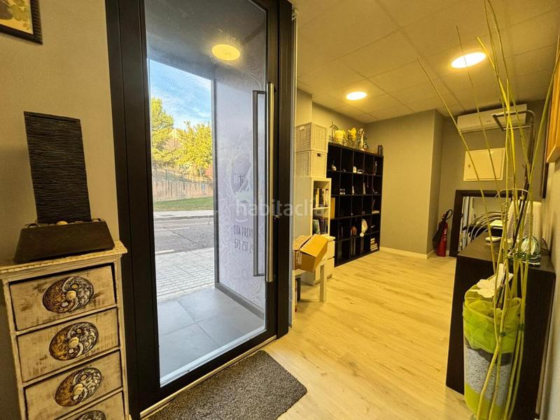 Foto a28f3fdb-41e6-4252-b04c-a3365febe109. Alquiler local comercial descubre este increíble local en alquiler en Miralbueno! con una superficie de 62 metros cuadrados, este espacio es perfecto para en Zaragoza