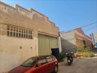 Btiment  usage industriel en Cuarte de Huerva. Se vende nave industrial para reformar en la calle colmenar, en