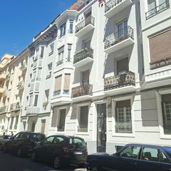 Etagenwohnung in Paseo Sagasta. Vivienda en el centro, de cuatro habitaciones, baño, jardín y bo