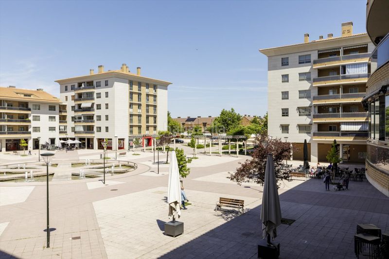 Foto 5fd1ce85-c5eb-4c96-bcf0-c1ab3f37a449. Pis amb piscina a Miralbueno Zaragoza