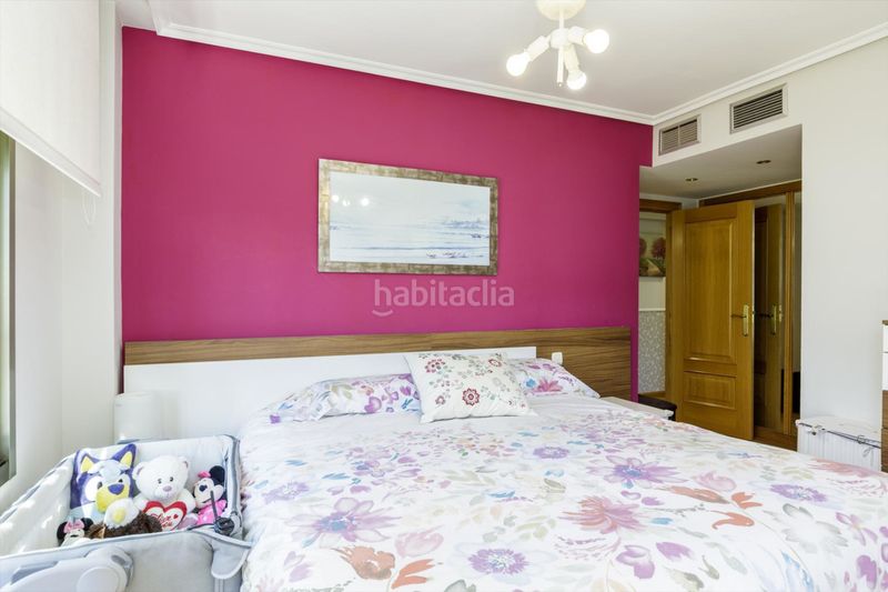 Foto 7b2981e6-8a9f-4ce5-908c-30a633851a4e. Pis amb piscina a Miralbueno Zaragoza