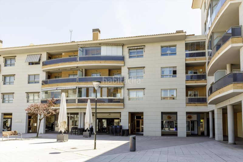 Foto cd87c9e1-69e6-4b4b-9f0d-ad35da54f331. Pis amb piscina a Miralbueno Zaragoza