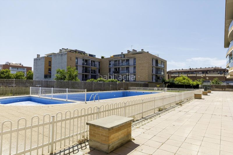 Foto eed9e186-1540-4482-8b11-175c7b53cd27. Pis amb piscina a Miralbueno Zaragoza