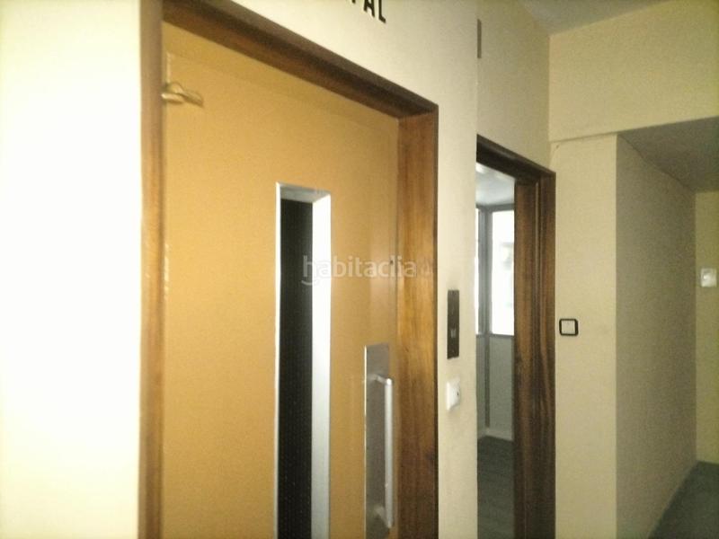 Foto e148568c-ceb1-44fb-9d28-941d81d3af77. Oficina a Alfonso Zaragoza