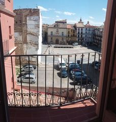 Rent Studio  Gotor. Se alquila estudio para una persona  en calatayud con parking