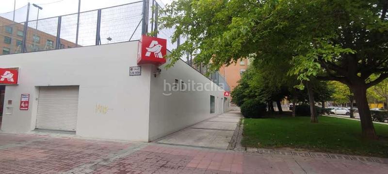 Foto 38b4bc20-7358-41a3-bd62-0ce5fc909d32. Miete geschäftsraum in Grancasa Zaragoza