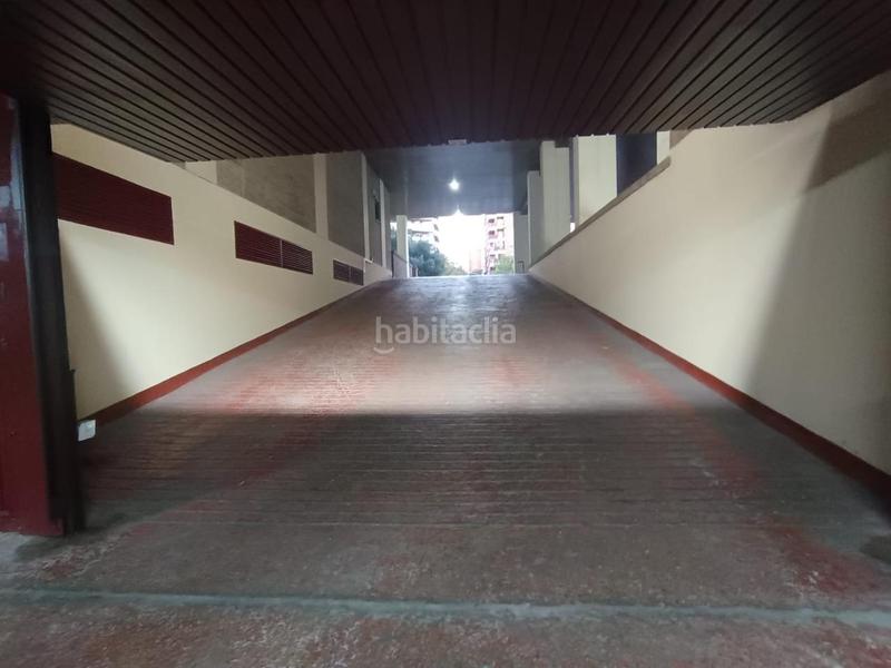 Foto 1bf40512-dce3-44d1-a3f9-90d726913f6c. Aparcament cotxe a La Granja Zaragoza