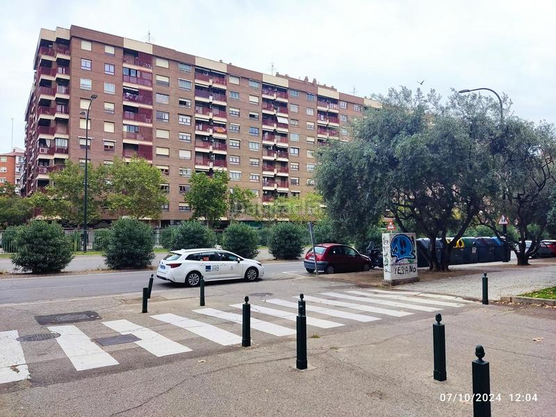 Foto e55a4ad8-6f86-4521-aa4b-92efa29feb3b. Aparcament cotxe a La Granja Zaragoza