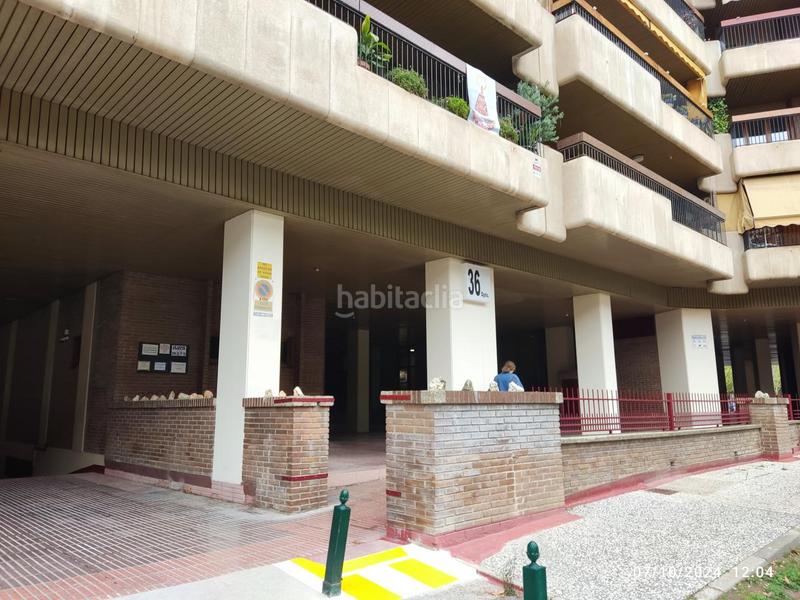 Foto ec0cce0c-e4db-481a-bde2-e4909d91c598. Aparcament cotxe a La Granja Zaragoza