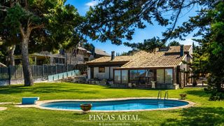 Casa  Colonia san lamberto. Exclusivo chalet independiente con piscina y jardín privado en l