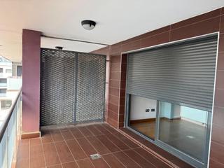 Pis  Arquitecto medarde. Se vende piso de 3 habitaciones en las cortes