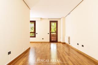 Piso en De Antonia María Oviedo