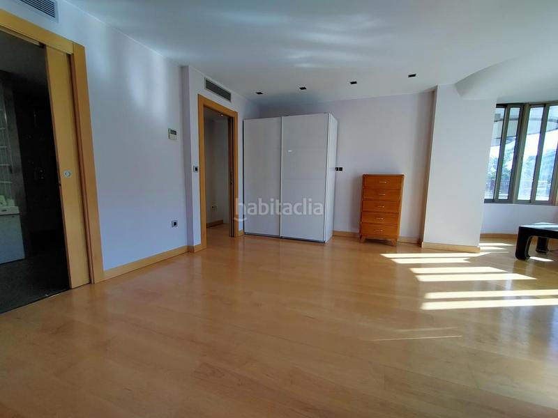 Foto 6ca83e43-e7f5-48bd-bc04-4ba1d6925184. Location appartement avec chauffage parking dans Paseo Constitución - Las Damas Zaragoza