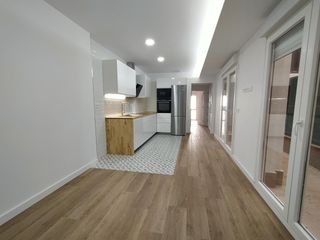 Flat  De antonio rocasolano. Vivienda de diseño con reforma integral y tecnología eficiente e