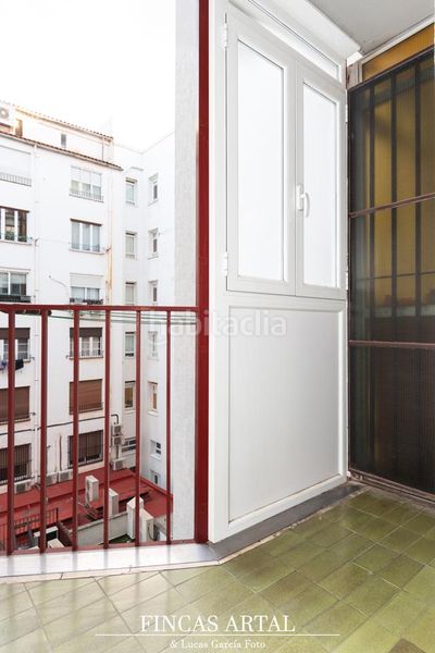 Foto e5d2f1d1-367d-437a-9b2b-05d3e3362c74. Pis amb calefacció aparcament a Paseo Constitución - Las Damas Zaragoza