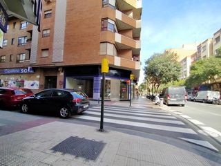 Lloguer Local Comercial  Tomás bretón. Local comercial esquinero en ubicación estratégica! gran visibil