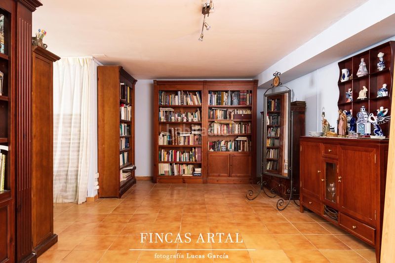 Foto 696c2881-fc5c-44b2-92d9-ddbfa562df7c. Casa amb calefacció aparcament piscina a Montecanal Zaragoza