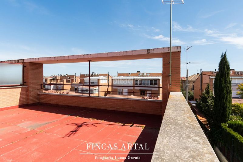 Foto 7164025a-058a-49b7-94a2-5e33131285cd. Casa amb calefacció aparcament piscina a Montecanal Zaragoza