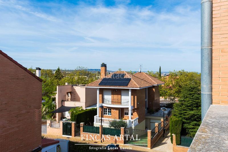 Foto 92af8fab-5814-4a68-b47f-73398904f1c1. Casa amb calefacció aparcament piscina a Montecanal Zaragoza