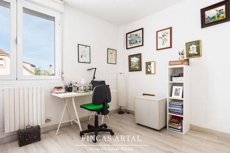 Foto d5e5e259-163b-40e2-af25-3811750a60d1. Casa amb calefacció aparcament piscina a Montecanal Zaragoza