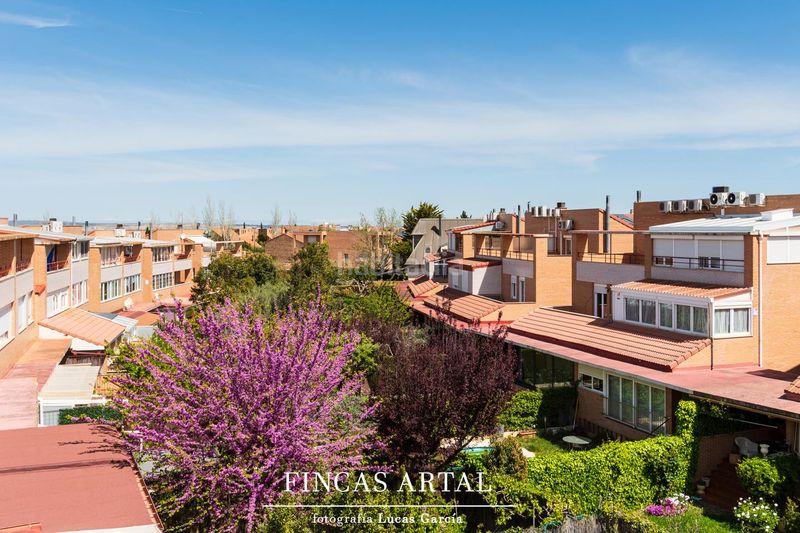 Foto e8bb1db5-793c-41dd-929c-5b5f5a2eadb8. Casa amb calefacció aparcament piscina a Montecanal Zaragoza