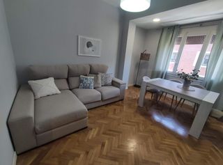 Rent Flat  De santa joaquina de vedruna. Se alquila  vivienda amueblada en pleno centro de zaragoza, zona