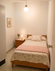 House  Mayor. Se vende vivienda con jardín en sabiñan