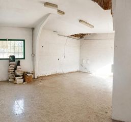 Bâtiment à usage industriel  Paraje marivella. Se vende terreno con nave en marivella