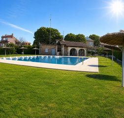 Casa  Urbanización valdearenas. Chalet top en valdearenas con jardín, bodega y aerotermia