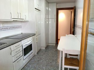 Lloguer Pis  Calle de pedro monton puerto. Se alquila piso de 2 habitaciones zona de la redonda