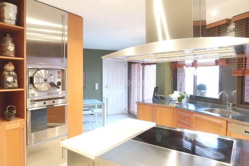 Foto 4a5f1f9f-e7a8-4326-9f2f-da6a6f9e9f33. Xalet amb calefacció aparcament piscina a Ruiseñores Zaragoza